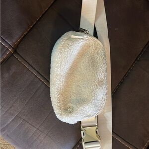 lululemon athletica cream sherpa crossbody belt bag